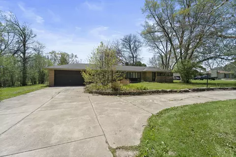 1533 W El Rancho, Mequon, WI 53092