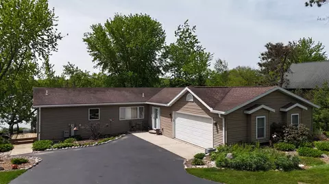 n1423 Silver Canoe Road, Menominee, WI 54135