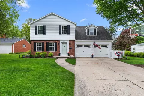 822 Highlandview, West Bend, WI 53095