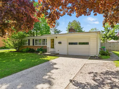 2221 Rheaume, Manitowoc, WI 54220