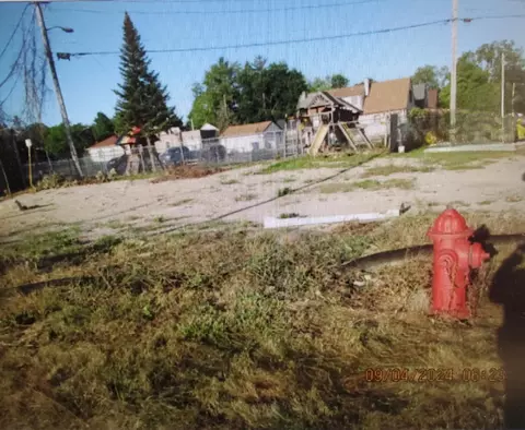 5629 N Teutonia, Milwaukee, WI 53209