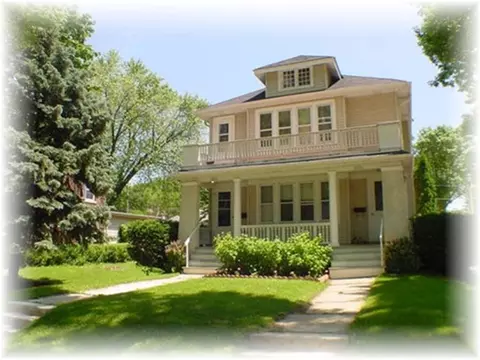 4800 N Bartlett #4802, Whitefish Bay, WI 53217
