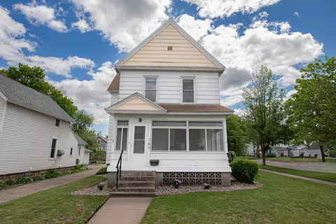 789 5th, Winona, MN 55987
