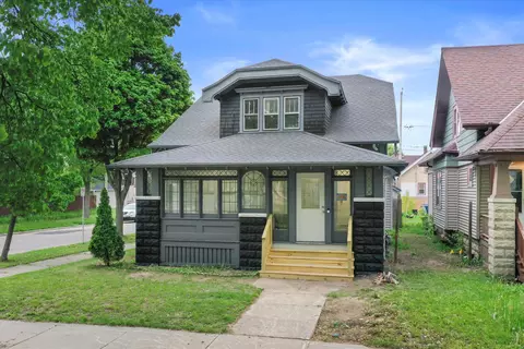 2976 N 40th, Milwaukee, WI 53210