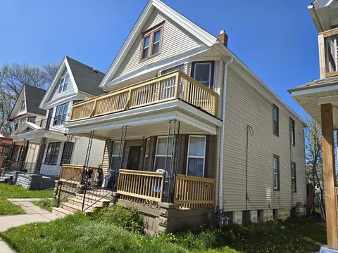 1326 W Dakota, Milwaukee, WI 53215