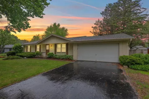 1916 Dixie, Waukesha, WI 53189