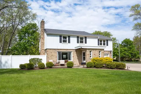 6935 N Yates, Fox Point, WI 53217