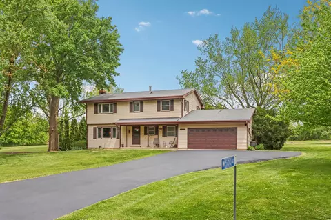 w5004 Cobblestone Road, Walworth, WI 53184