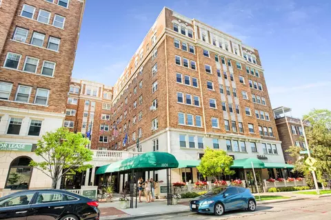 1028 E Juneau #316, Milwaukee, WI 53202