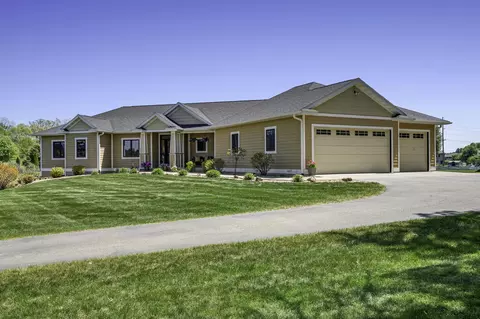 n7256 Cottonwood Lane, Holland, WI 54636
