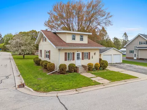 500 Birchwood, Francis Creek, WI 54214