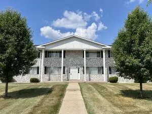 10416 W Whitnall Edge #102, Franklin, WI 53132