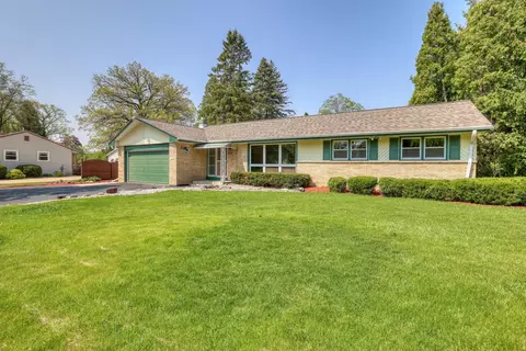 1603 S Sherwood, New Berlin, WI 53151
