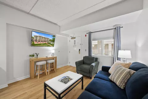 335 Wrigley #411, Lake Geneva, WI 53147