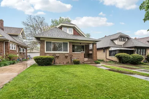 224 E Van Beck, Milwaukee, WI 53207