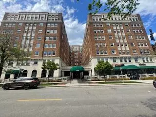 1028 E Juneau #221, Milwaukee, WI 53202