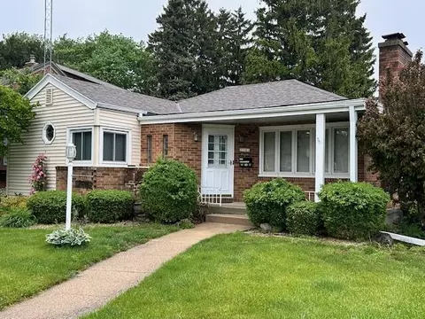 7749 34th, Kenosha, WI 53142