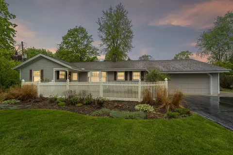4518 W Laverna, Mequon, WI 53092