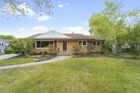 213 Vernon, Thiensville, WI 53092