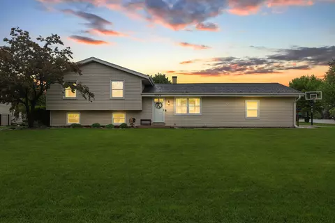 7501 S 72nd, Franklin, WI 53132