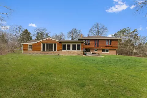 10224 W Heather, Mequon, WI 53097