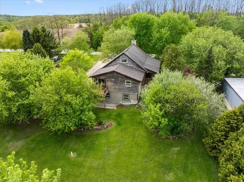 9406 Boltonville, Farmington, WI 53040