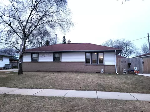 1422 W Granada, Milwaukee, WI 53221