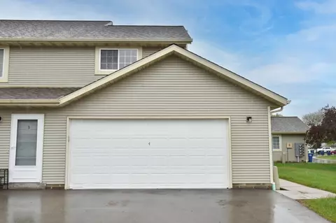 429 Slinger #T-4, Slinger, WI 53086