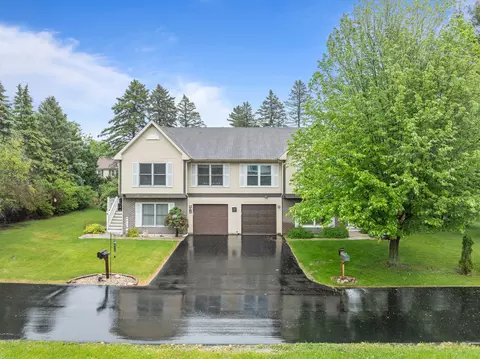 483 W South #A, Lake Geneva, WI 53147