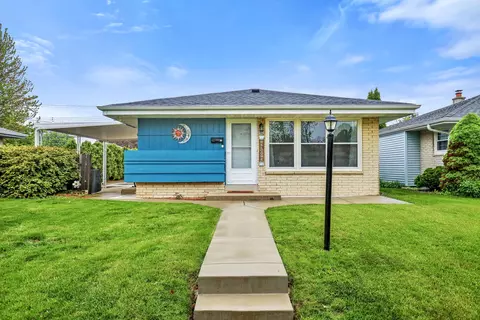 7902 W Howard, Milwaukee, WI 53220