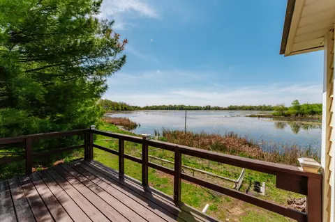 w6641 North Lakeshore Drive, Sugar Creek, WI 53121