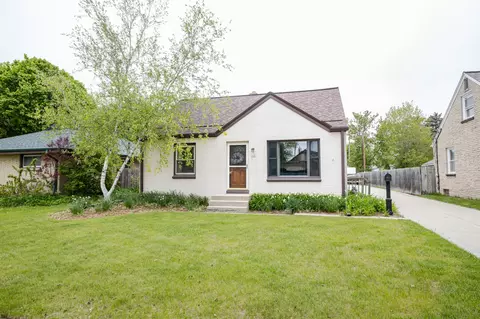 428 W Allerton, Milwaukee, WI 53207