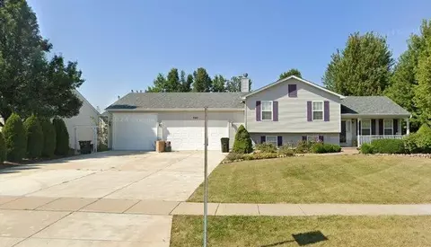 590 Indian Trl, Antioch, IL 60002