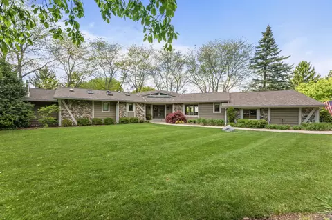 2550 Nagawicka, Hartland, WI 53029