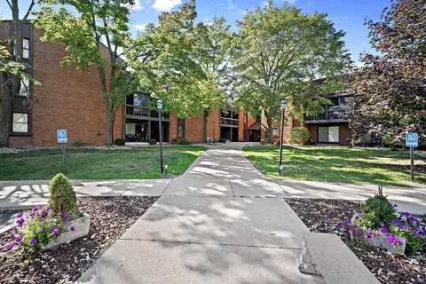4215 N 100th #140C, Milwaukee, WI 53222