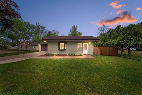 w865 Pell Lake Drive, Bloomfield, WI 53128