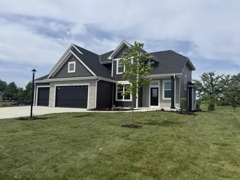 w215n4855 Kathleen, Menomonee Falls, WI 53051