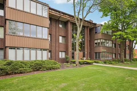 n85w15650 Ridge #306, Menomonee Falls, WI 53051