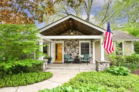 1333 N 120th, Wauwatosa, WI 53226