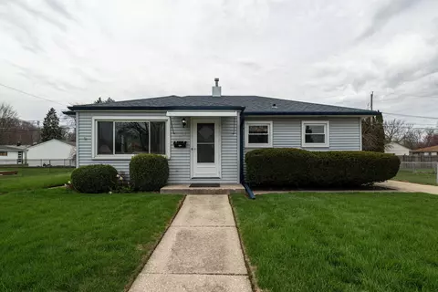 318 Mertens, Racine, WI 53405