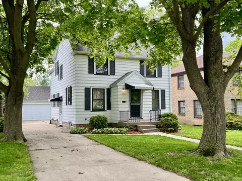 1511 S 91st, West Allis, WI 53214