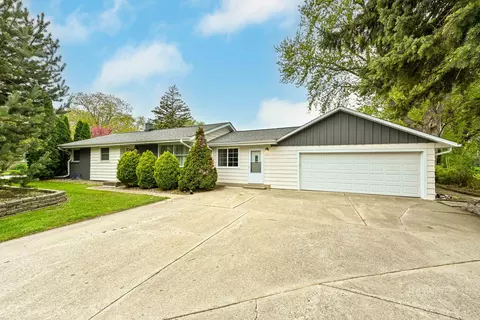 3818 Brooklawn, South Milwaukee, WI 53172