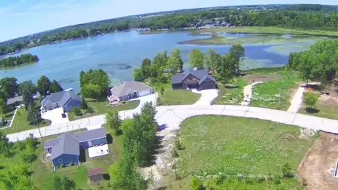 Lt3 E Shore, Random Lake, WI 53075