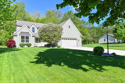 9165 S 47th, Franklin, WI 53132