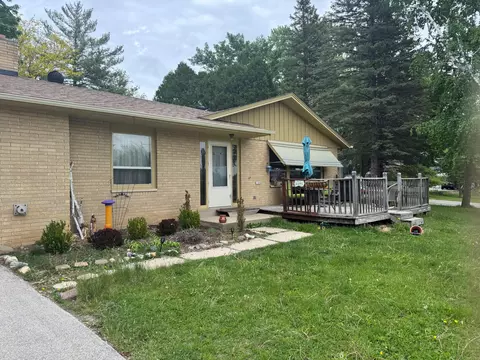 1306 Grandview, Oconomowoc, WI 53066