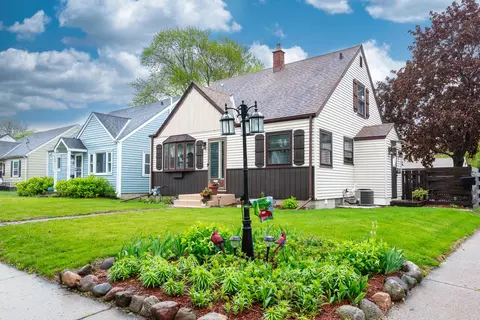 1501 E Norwich, Saint Francis, WI 53235