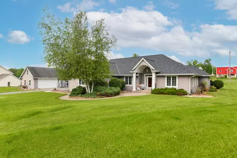 5126 Plateau, Waterford, WI 53185