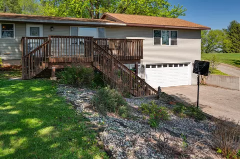 w5475 County Road S, Onalaska, WI 54650