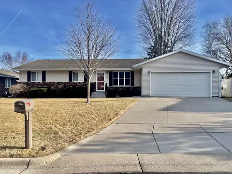 1404 Lake, Onalaska, WI 54650