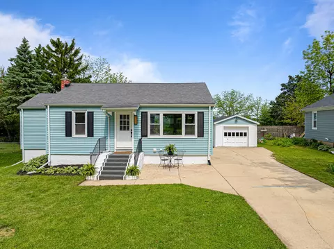 3151 E Barry, Lake Geneva, WI 53147